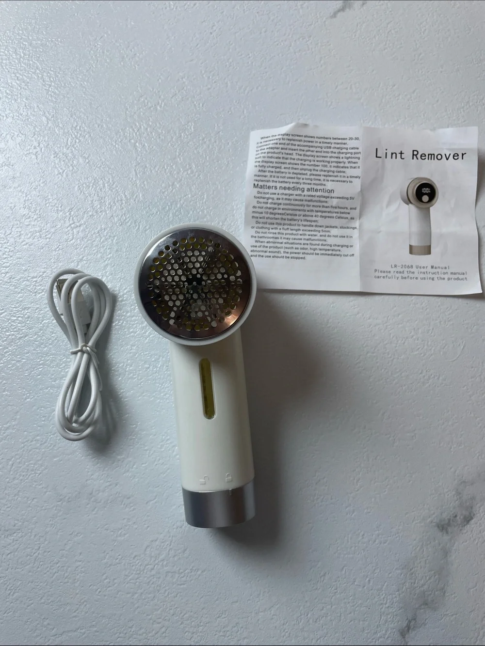 Lint Remover LR-2068 - White and Gold Handheld Fabric Shaver